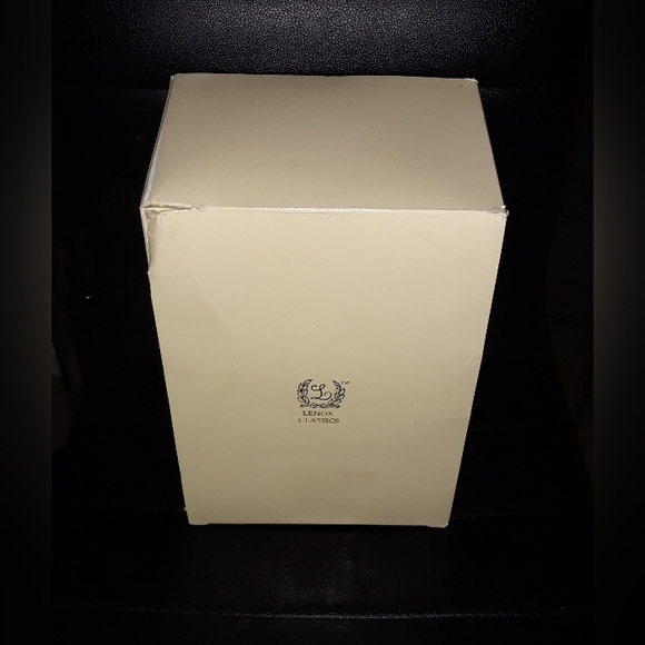 Lenox THE CHILDREN'S BLESSING Figurine Jesus With Boy & Girl Box included - Picture 11 of 12